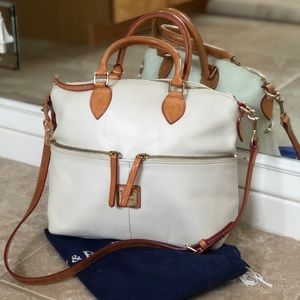 Dooney and bourke bag